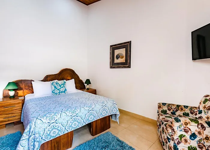 Remodeled Casa Tropical W Private Pool Сasa de vacaciones